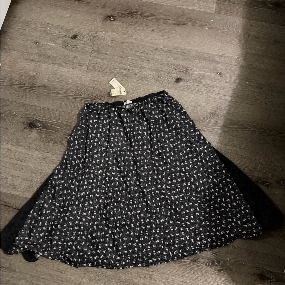 Aerie BLACK GRAY WHITE floral silky skirt SMALL